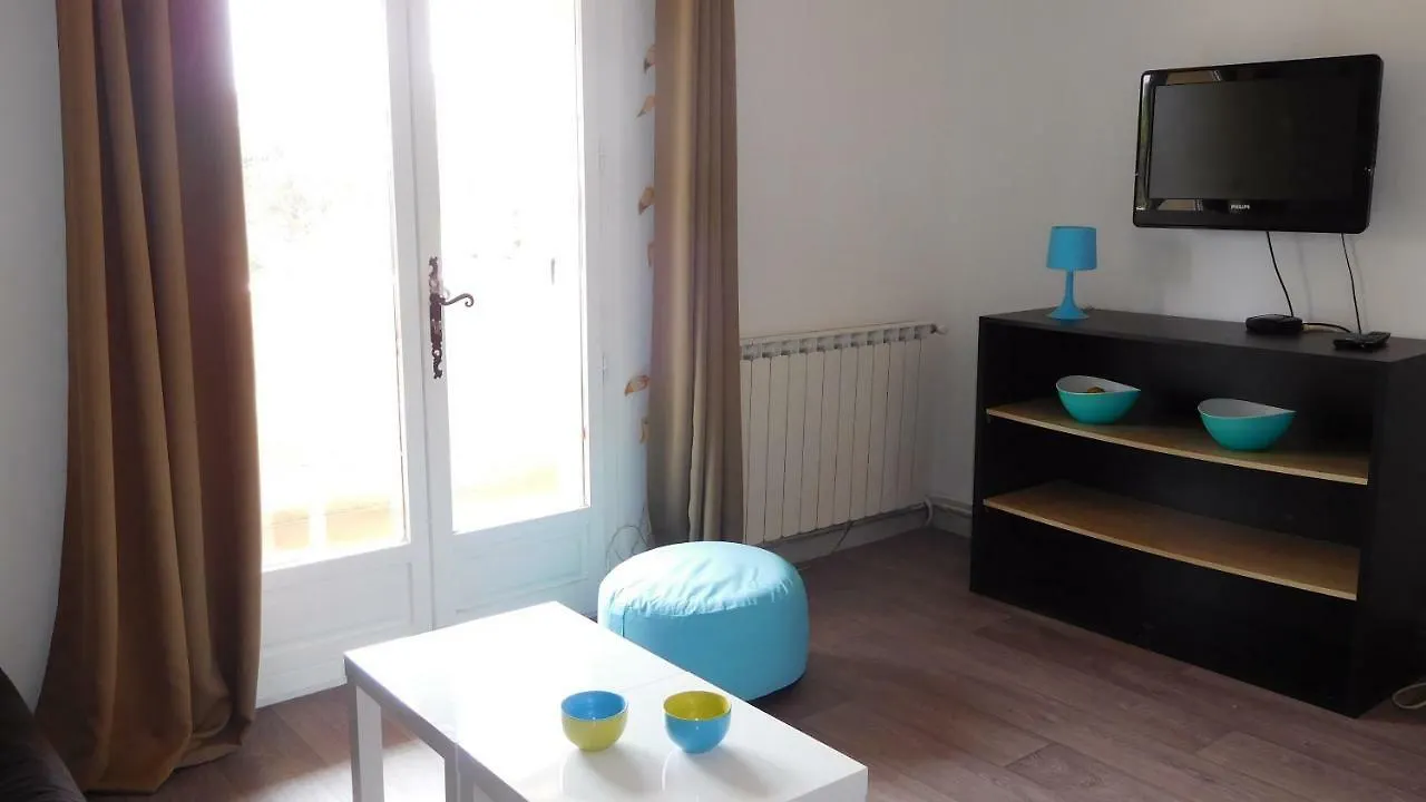 Grand Appartement Dans Maison Avec Piscine Privee Frejus Apartment